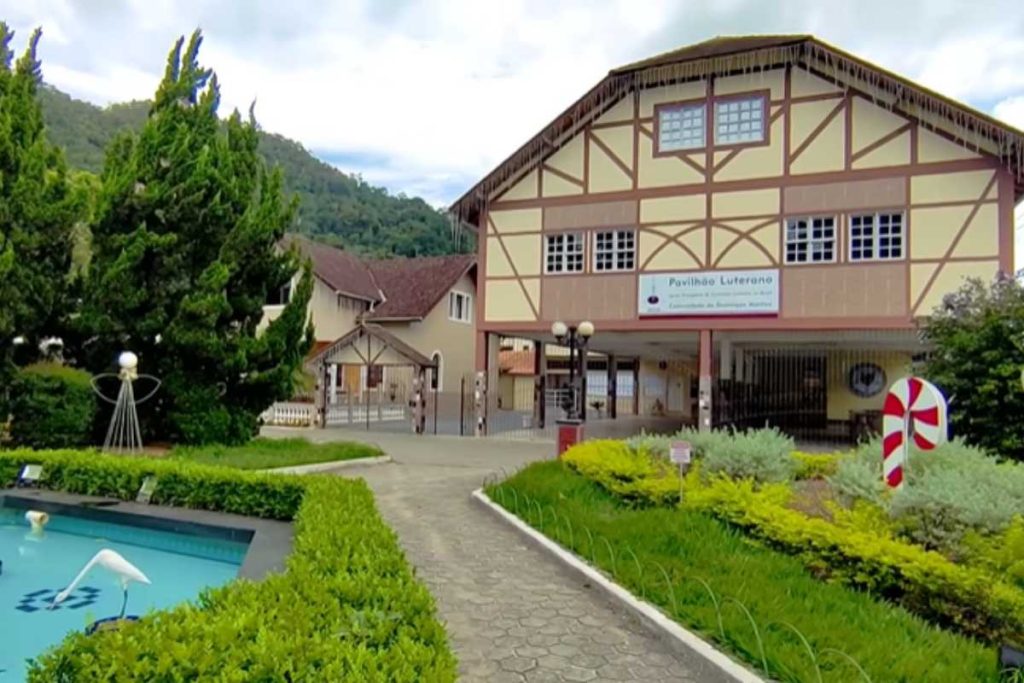 A cidade serrana, pouco conhecida, que é refúgio perfeito no verão