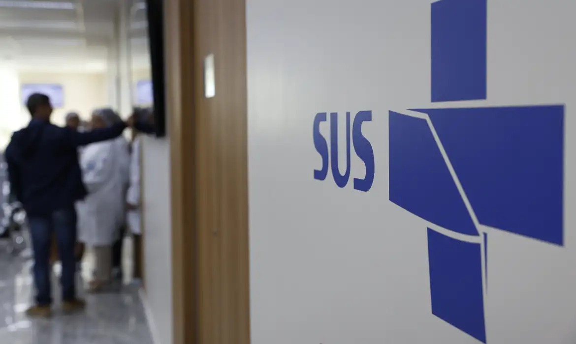 Ministério da Saúde emite alerta máximo para mpox em diversos estados e reforça vigilância epidemiológica diante do aumento de casos suspeitos e confirmados.