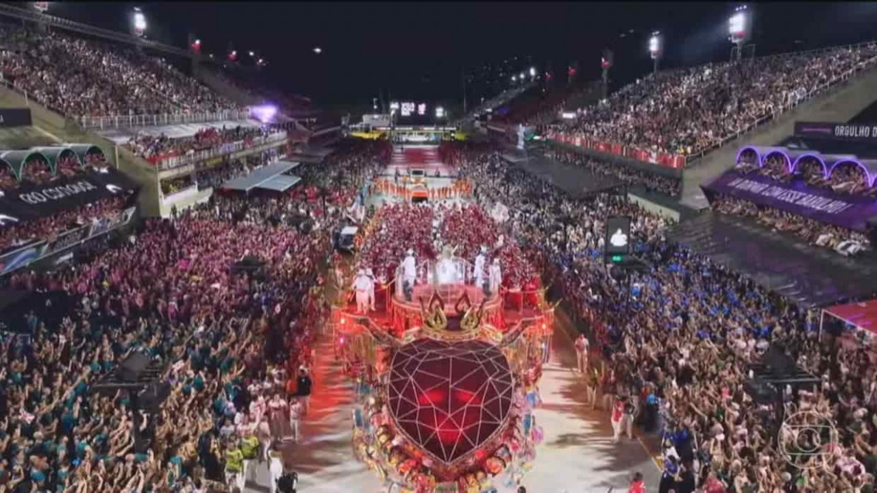 Viradouro é a campeã do Carnaval do Rio com homenagem ao Mestre Ciça