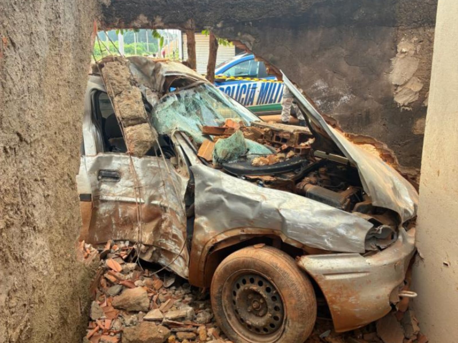 Mulher morre após ameaça e colisão contra muro em Planaltina: “vou matar todo mundo”
