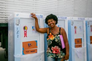 Equatorial promove ação em Goiânia com troca de lâmpadas e sorteio de geladeiras; veja como participar