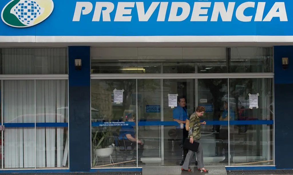 Advogado @rafaeldelamano alerta sobre erro do INSS na concessão do auxílio-acidente após auxílio-doença, conforme Tema 862 do STJ.