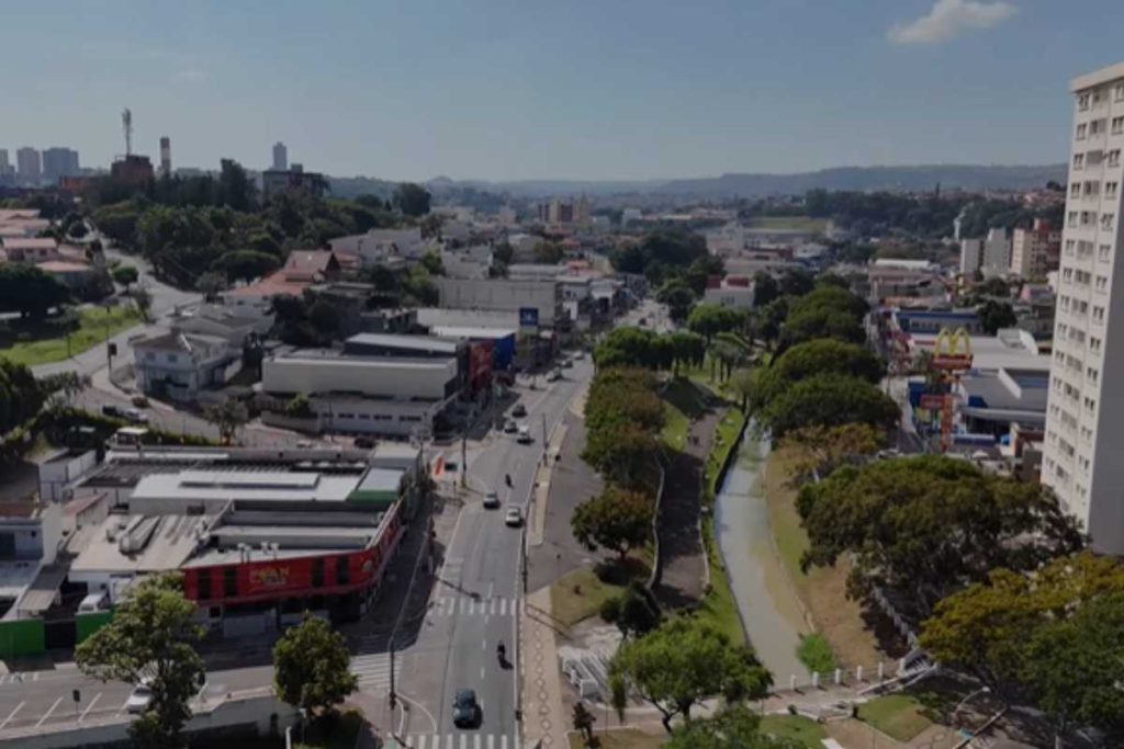 Cidade a 90 km de São Paulo une qualidade de vida, polo industrial forte e salários