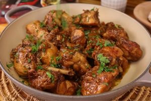 descansar o frango depois de assar mantém os sucos