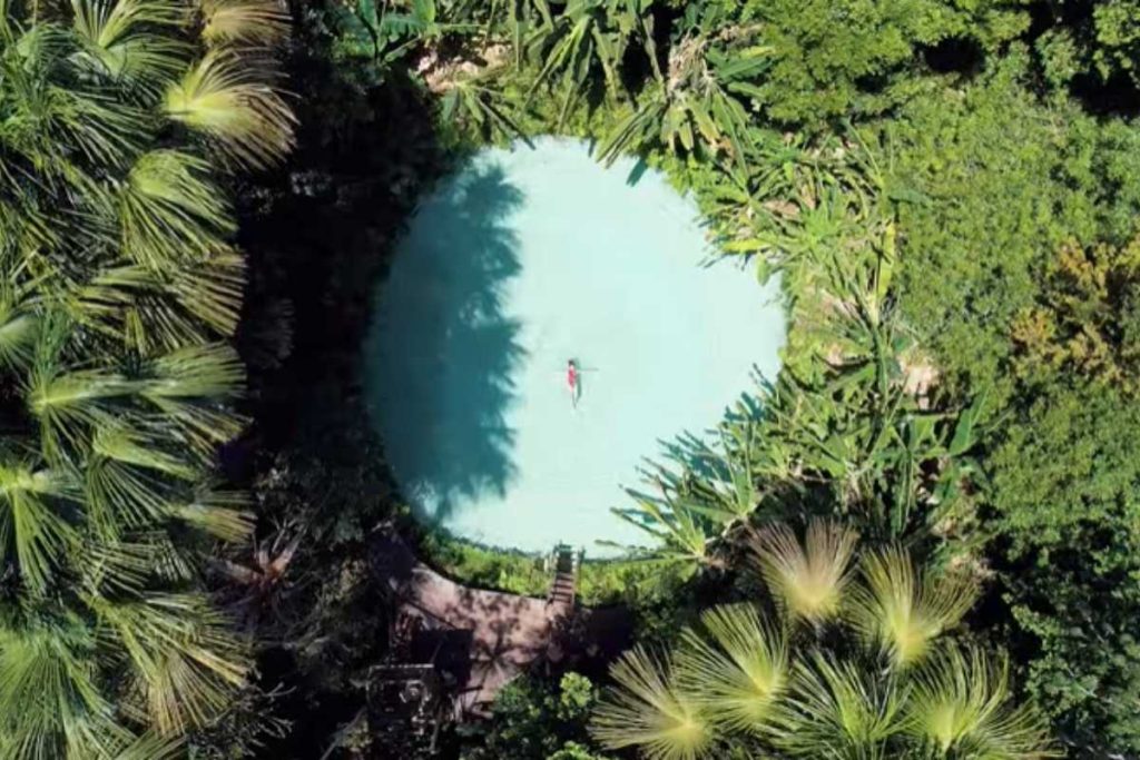O paraíso brasileiro onde a água empurra o corpo para cima e ninguém consegue afundar, mesmo com 200 kg