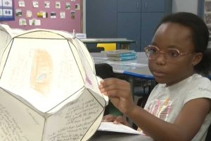 Conheça a menina de 9 anos que ainda nem terminou o ensino fundamental e já frequenta a universidade