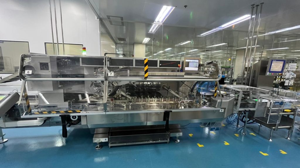 Nova máquina importada faz produção do Teuto saltar de 6 mil para 18 mil cartelas de medicamentos por hora