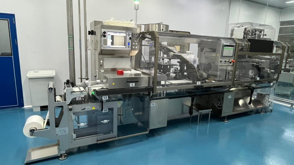 Nova máquina importada faz produção do Teuto saltar de 6 mil para 18 mil cartelas de medicamentos por hora