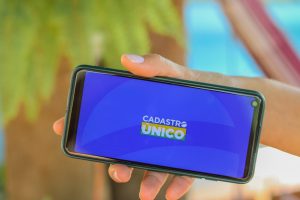 Governo inicia novo pente-fino no CadÚnico e irá verificar renda e composição familiar de beneficiários do Bolsa Família e BPC. Advogada explica.