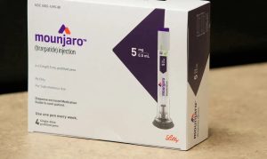 Justiça determina que plano de saúde cubra tratamento com Mounjaro para paciente com obesidade grau 3 e fixa multa diária em caso de descumprimento.