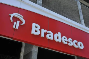 Decisões judiciais reconhecem cobranças bancárias indevidas e garantem devolução de valores e indenizações a consumidores.