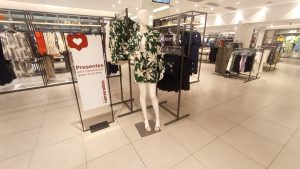 Renner abre mais de 800 vagas de emprego em todo o Brasil para lojas, tecnologia, logística e área corporativa. Veja como enviar currículo e participar.