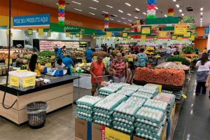 Além de fechar aos domingos, supermercados de Goiás também podem ter horário alterado aos feriados