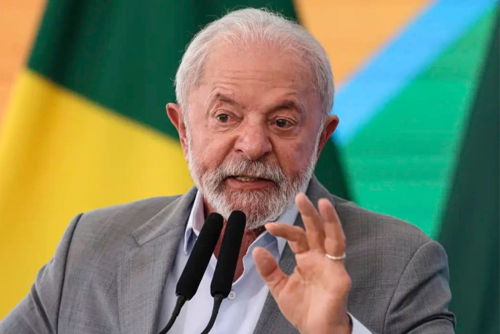 Lula fala em reforçar Defesa do país senão 'alguém invade a gente'