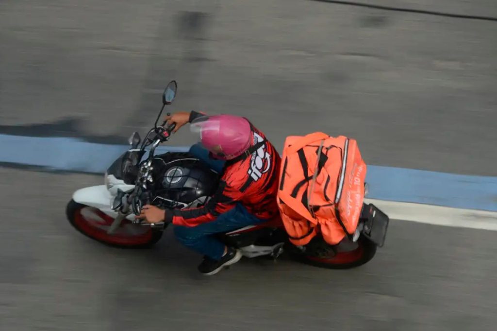 Valor mínimo por corrida ou entrega é ponto sensível na regulamentação de apps