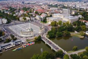 A cidade europeia charmosa onde brasileiros conseguem viajar gastando bem menos