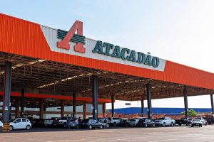 Cliente vai receber indenização após processar o Atacadão pelo que aconteceu enquanto ela fazia compra