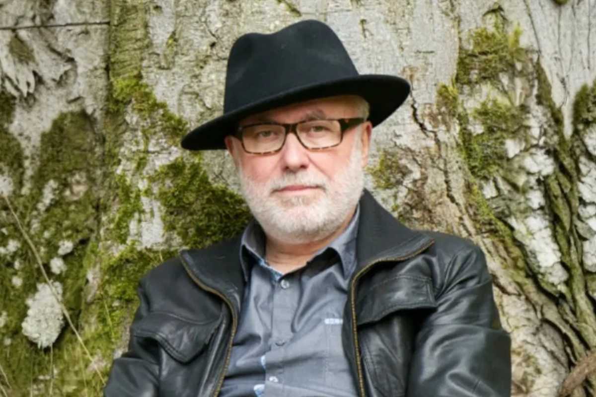 Depois de 40 anos esperando, escritor consegue aposentadoria