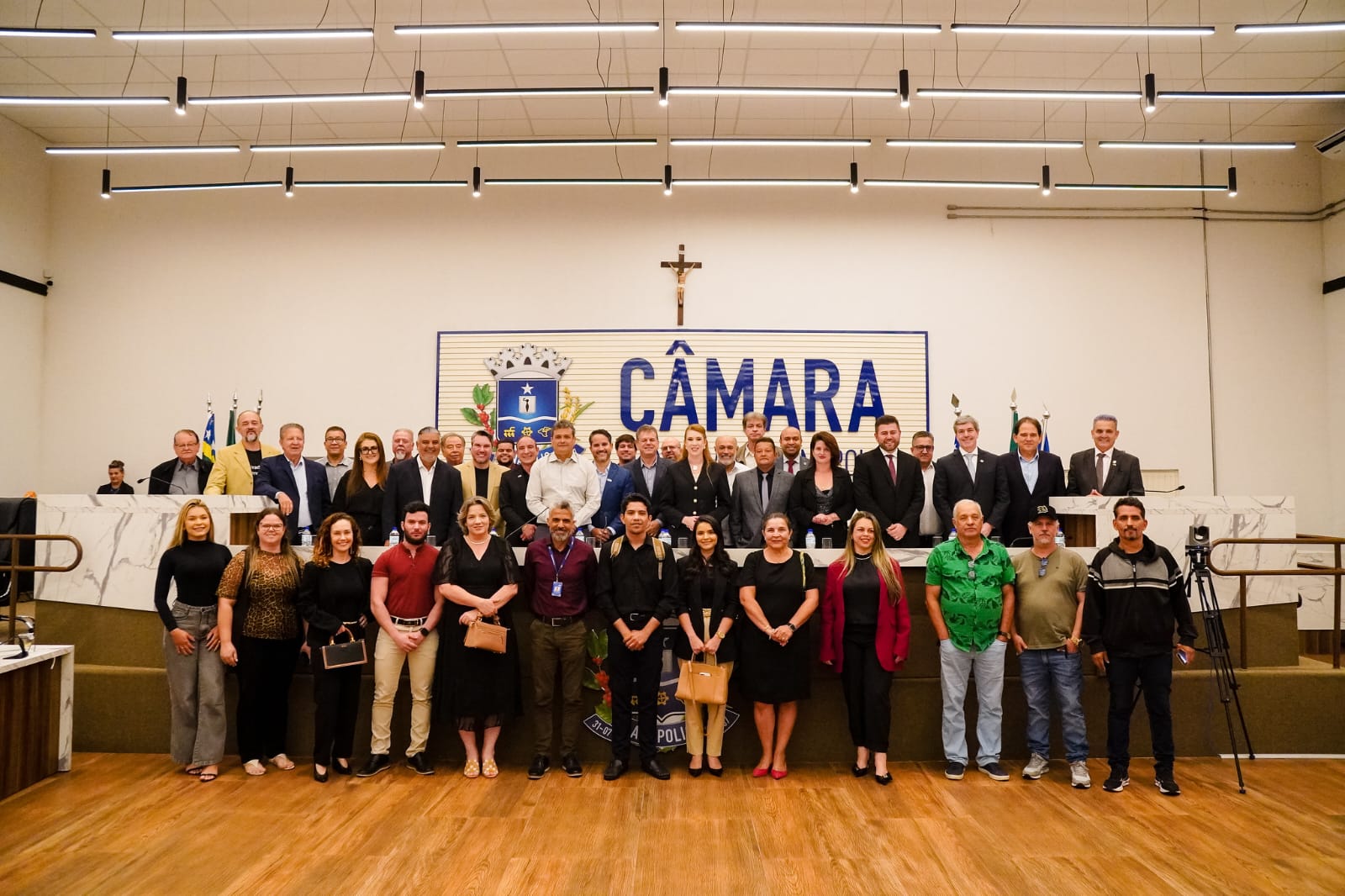 Câmara Municipal recebeu empresários de setores diversos para discutir economia da cidade.