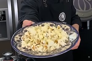 Especialista explica por que não usar manteiga no preparo da pipoca e revela o melhor tempero para deixar o lanche mais crocante e saboroso.