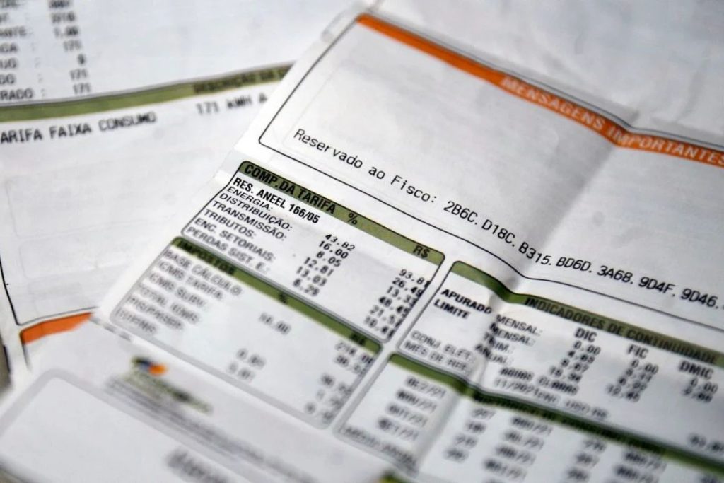 Conta de luz terá aumento médio de 8% em 2026, diz Aneel