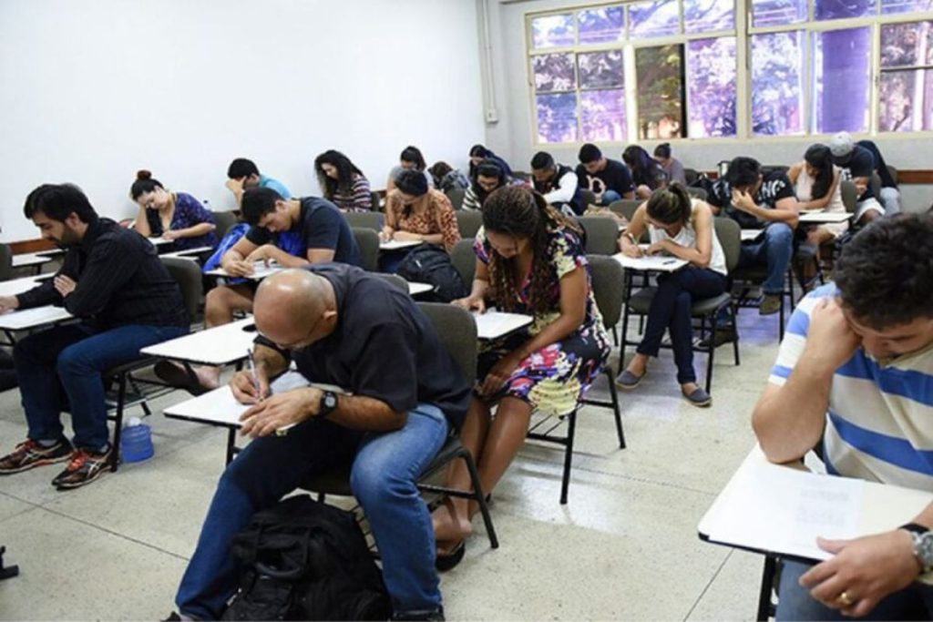 Governo estuda criar concurso unificado para técnicos de universidades federais