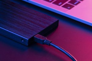 Tecnologia sem fio já permite transmitir imagem em 4K a longas distâncias, colocando o cabo HDMI em segundo plano