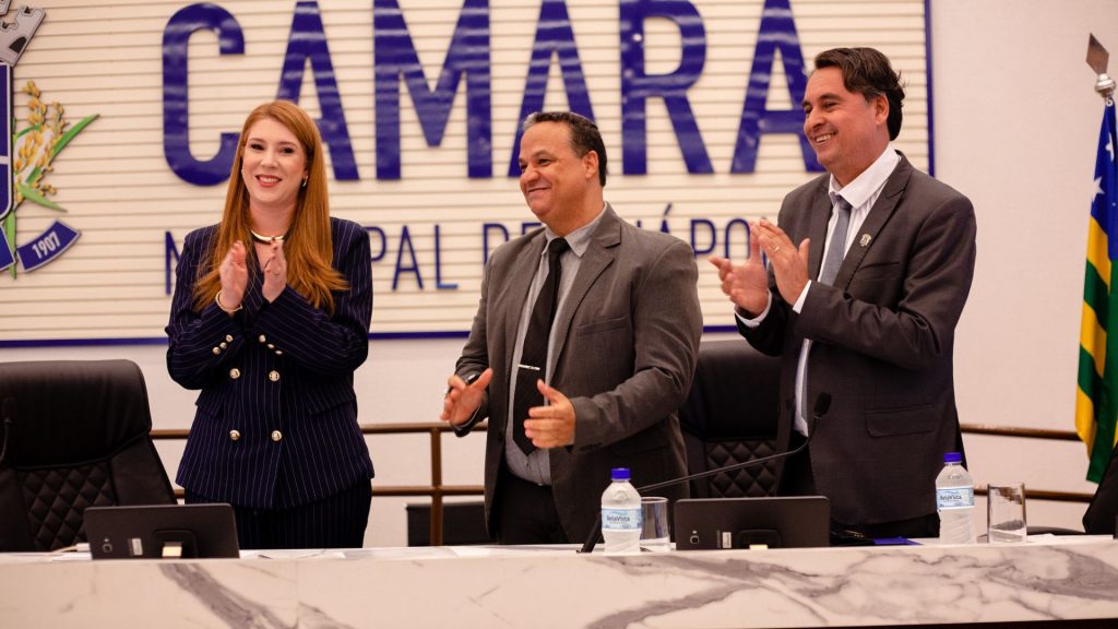 Vereador Nilson Sousa (PSD) ao lado de Andreia Rezende (Avante) e Jean Carlos (PL).