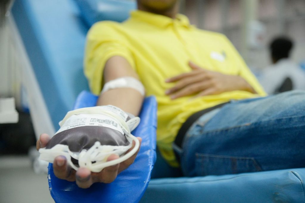 Motoristas brasileiros podem trocar multa de trânsito por doação de sangue, segundo projeto de lei