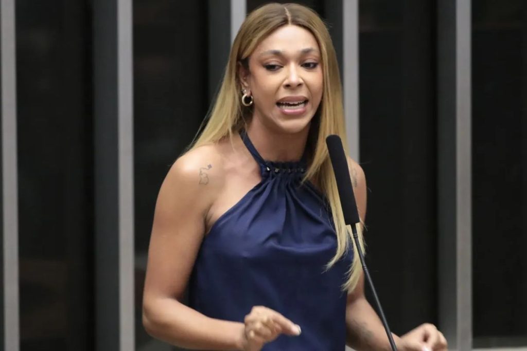 Erika Hilton na Comissão da Mulher expõe divisão na esquerda sobre pauta trans