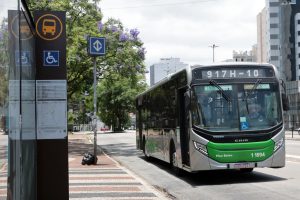 Brasil pode ter ônibus de graça para todos: entenda o projeto do SUS do Transporte