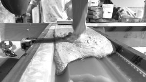 Conheça o concreto UHPC, material de alta resistência usado no Pentágono que suporta explosões e pode revolucionar a construção civil.