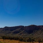 Muralha de pedra em Goiás intriga pesquisadores e guarda mistérios de milhões de anos