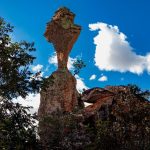 Muralha de pedra em Goiás intriga pesquisadores e guarda mistérios de milhões de anos