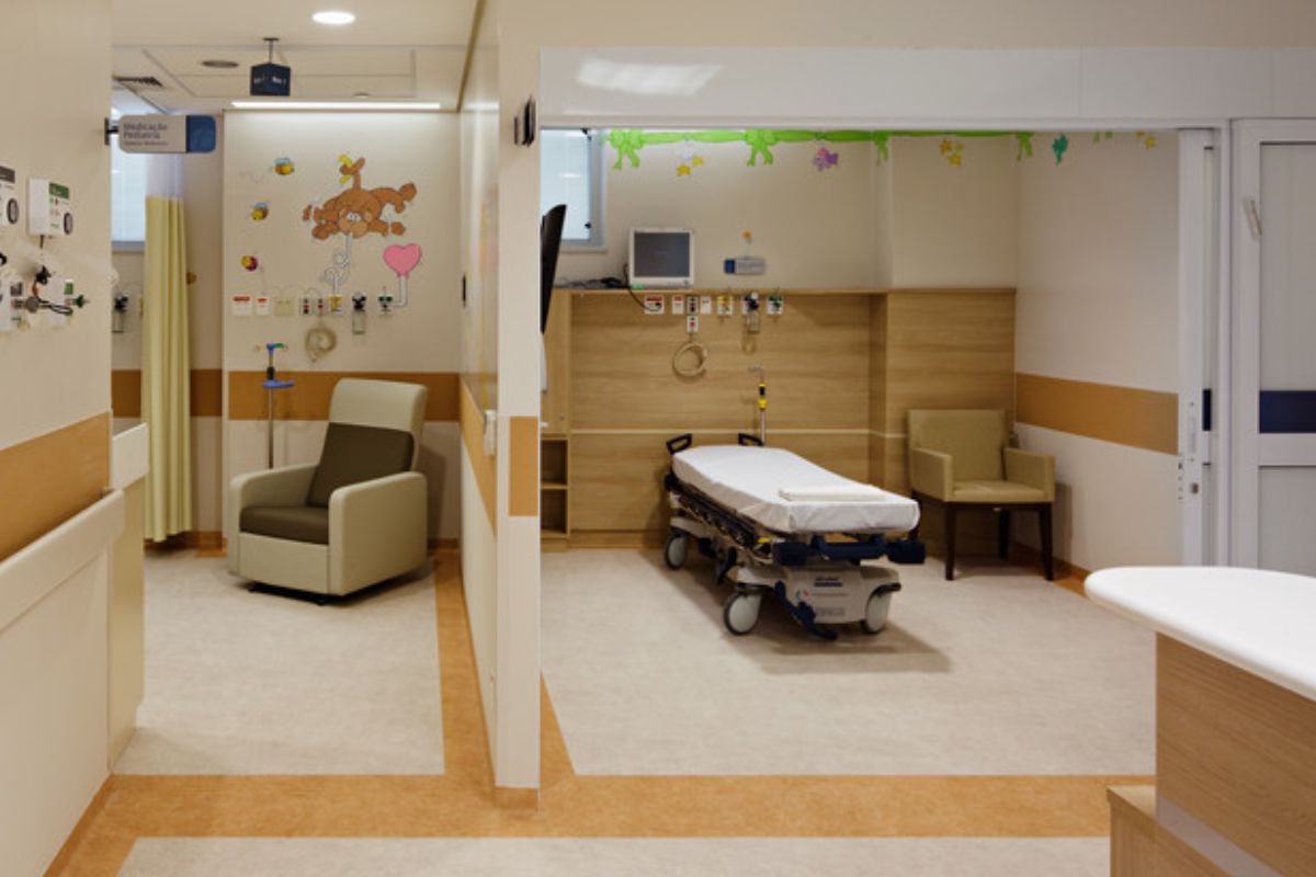 Hospital Albert Einstein é referência mundial em saúde, com tecnologia avançada e acesso possível por planos. Veja como funciona.