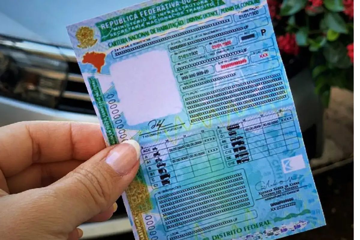 Motoristas com CNH categoria B