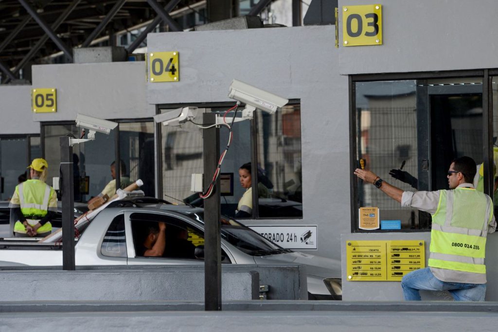 Nova lei define quais motoristas não vão precisar mais pagar pedágio nas rodovias brasileiras