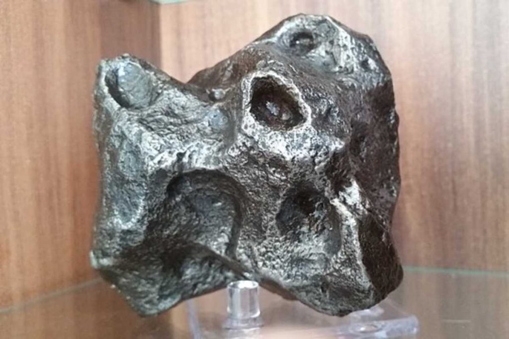 Agricultor usava pedra de R$ 600 mil como peso no portão