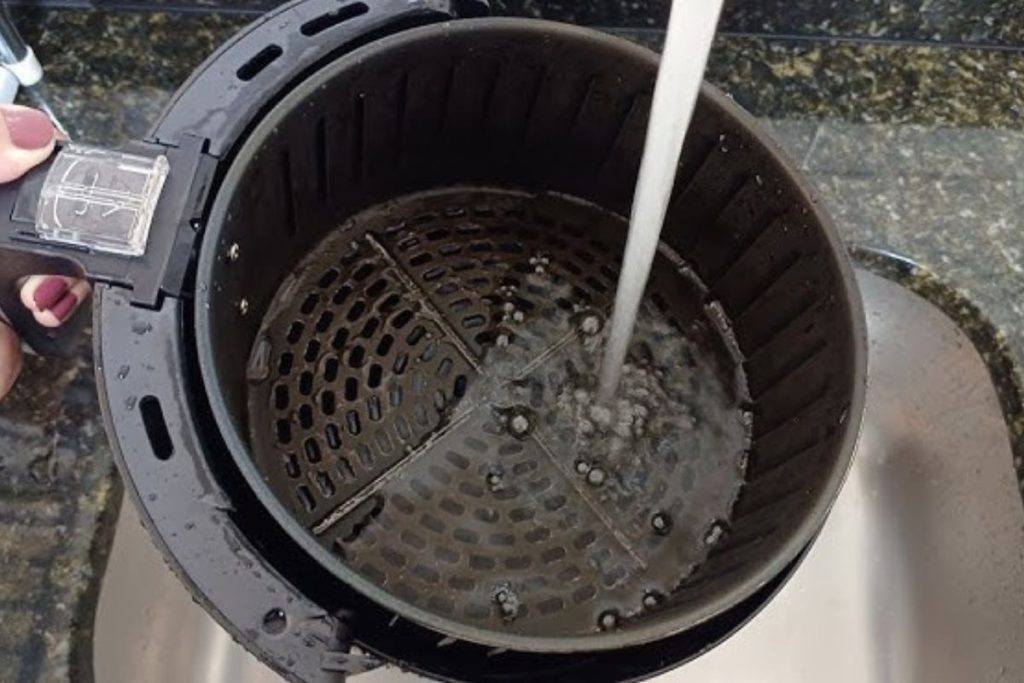 como remover a gordura impregnada da air fryer
