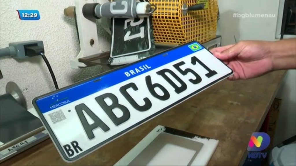 Prazo final: prazo para a mudança das placas Mercosul no Brasil é anunciado e exige atenção dos motoristas