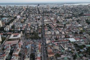 a cidade que fala português e está se preparando para se tornar um dos destinos mais desejados