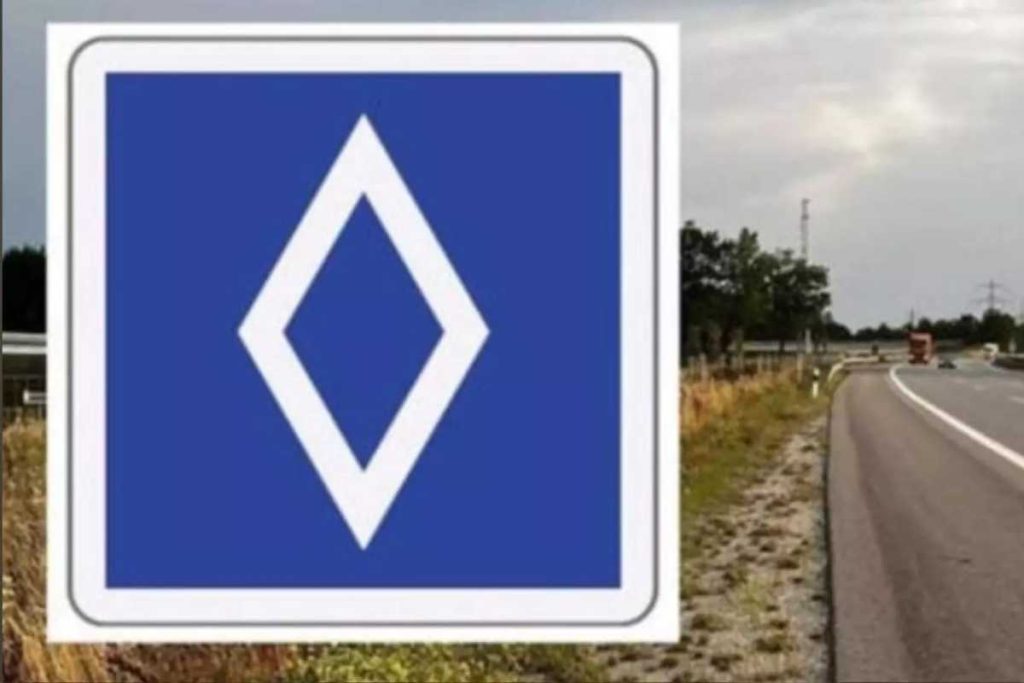 Muitos motoristas não sabem o que significa essa nova placa de trânsito azul com um losango no centro