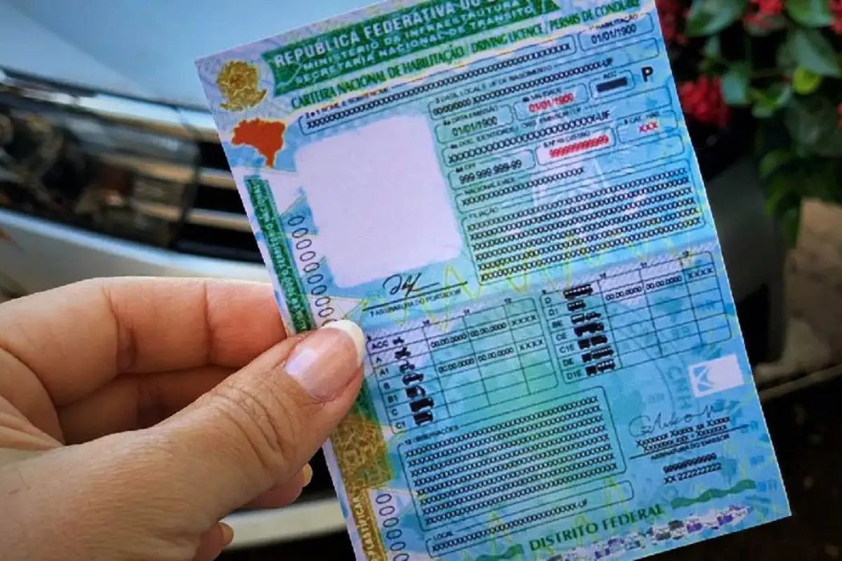 Novas regras da CNH desfavorecem condutores com 50 anos ou mais no Brasil