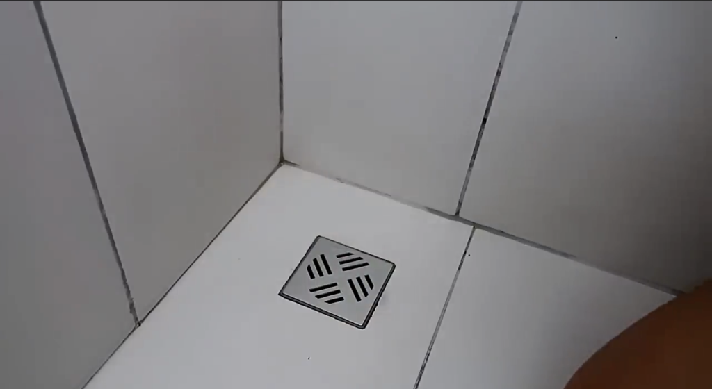 dica para acabar com mau cheiro no ralo em casa