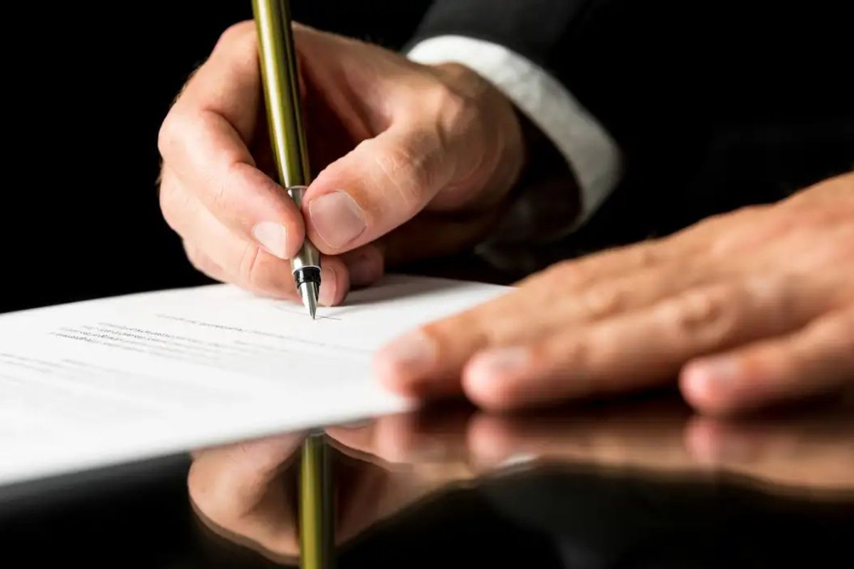 Advogada explica: imóvel pode ser regularizado apenas com o contrato de compra e venda, sem precisar entrar na Justiça