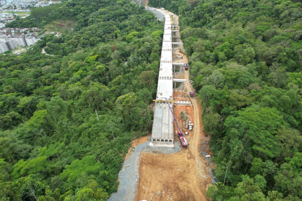 Obra da BR-280 que nasce dentro da montanha promete acabar com filas e destravar trânsito