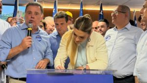 Ex-primeira-dama de Aparecida de Goiânia, Flávia Teles oficializou filiação ao PSDB.