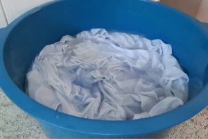 Desencardir roupas brancas