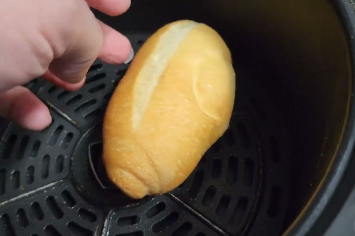 pão amanhecido parecer fresquinho em 3 minutos