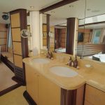 por que ninguém quer comprar esse gigante do luxo?